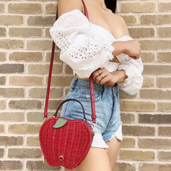 Kate Spade ♠️ Apple Crossbody - Picture 3 of 8